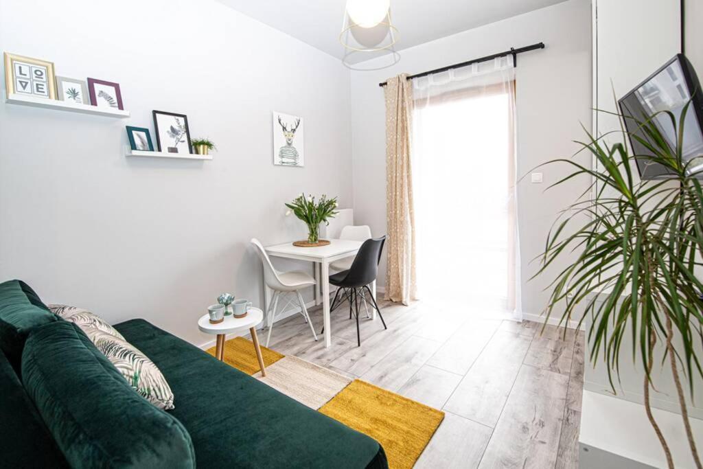 Apartament With Garden Bezplatny Parking !!! Krakkó Kültér fotó