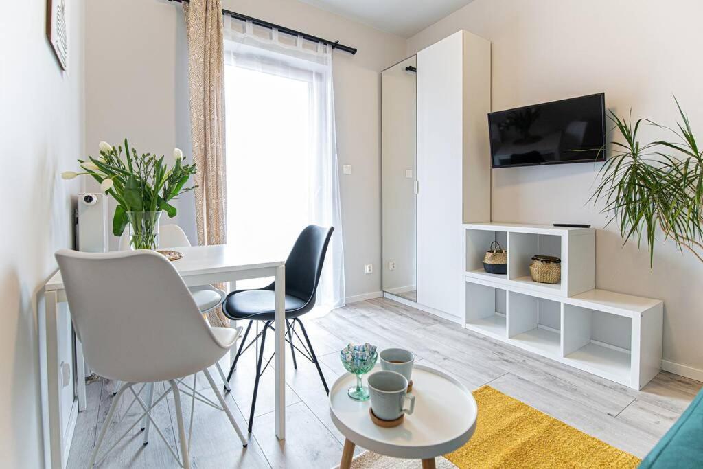 Apartament With Garden Bezplatny Parking !!! Krakkó Kültér fotó